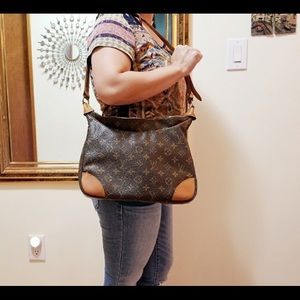 Authentic Louis Vuitton Boulogne 30